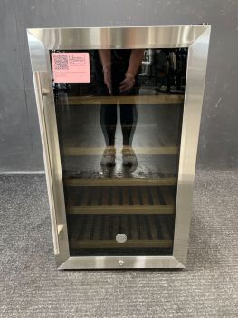 GE 19 Inch Wide 4.1 cu ft Beverage Center with 125 Can Capacity in Glass/Stainless Trim - GVS04BQNSSC