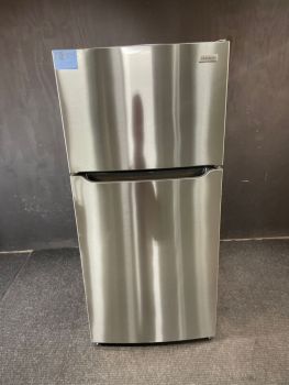 Frigidaire 30"W 18 Cu Ft EnergyStar Top Freezer Refrigerator in Stainles; Optional Icemaker IM117000 - FFHT1835VSC