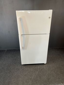 GE White 21 cu ft Top Freezer 32.75" wide uses IM4D - GTS22KGNRWWC