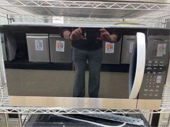 Microondas LG de 1.7 pies cúbicos de capacidad, 30 pulgadas de ancho, 1000 W, para instalar sobre la estufa, en acero inoxidable antihuellas - MVEM1721F