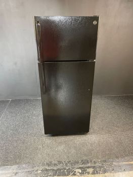 GE 28 Inch 18 cu ft Top Freezer Energy Star Refrigerator in Black; optional icemaker IM4D - GTE18DTNRBBC