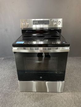 Cocina eléctrica de convección GE de 76 cm con freidora de aire sin precalentamiento y bandeja de horno EasyWash en acero inoxidable - GRF600AVSS