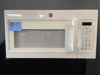 Microondas GE de 1.9 pies cúbicos de capacidad, 30 pulgadas de ancho, 1000 W, con sensor, para instalar sobre la estufa, color blanco - JVM7195DKWW