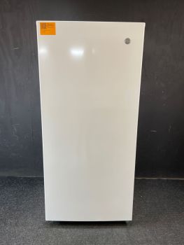GE 14 Cubic Ft. Upright Frost Free Freezer in White - FUF14QRRWWC